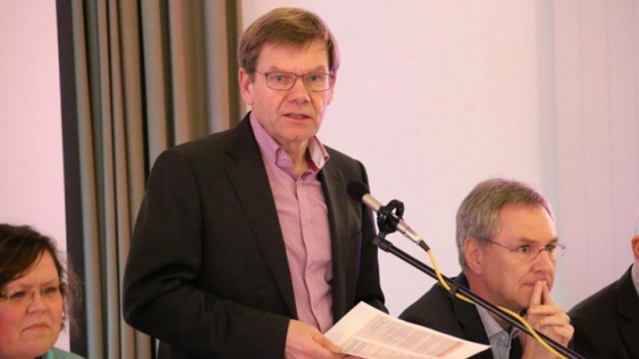 Johann Wadephul, MdB bei der Begrüßung der Teilnehmer.